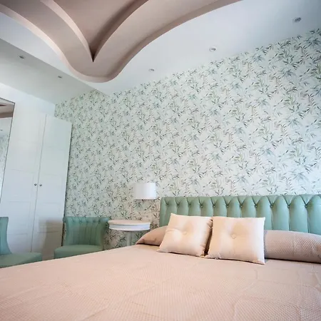 Cavalieri D'oro Luxury House Guest house