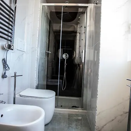 Cavalieri D'oro Luxury House בית הארחה 3*