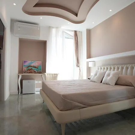 בית הארחה Cavalieri D'oro Luxury House 3*