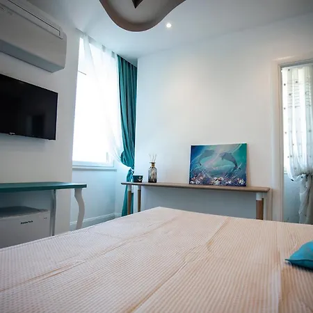 Cavalieri D'oro Luxury House 3* אנזיו