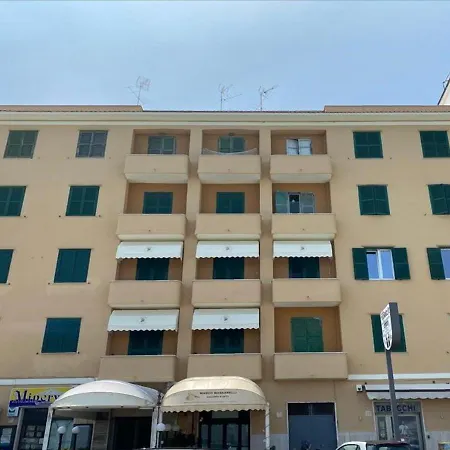 Cavalieri D'oro Luxury House בית הארחה אנזיו