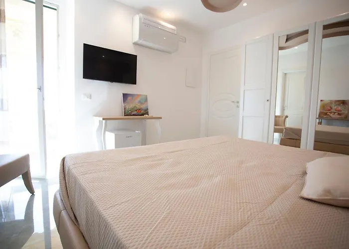 Πανσιόν Cavalieri D'oro Luxury House Άντζιο